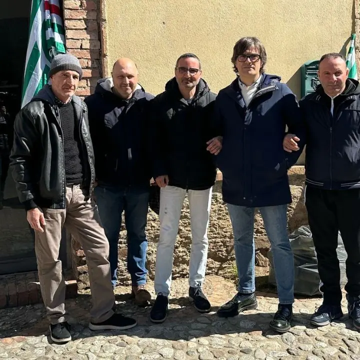Rogliano, sit-in dei lavoratori della \"Presila\" senza stipendi da febbraio