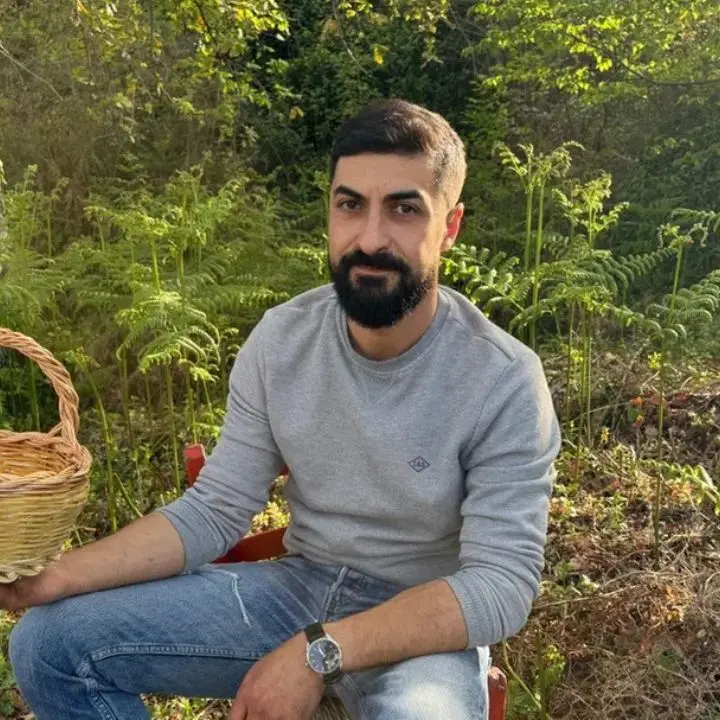 Cerisano, Andrea Perrotta e l'arte del cestaio: «Una passione tramandata da mio nonno»