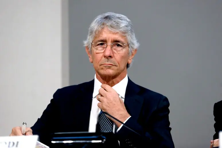 Il ministro Abodi contro i calciatori scommettitori: “Fuori dalla Nazionale”. È bufera