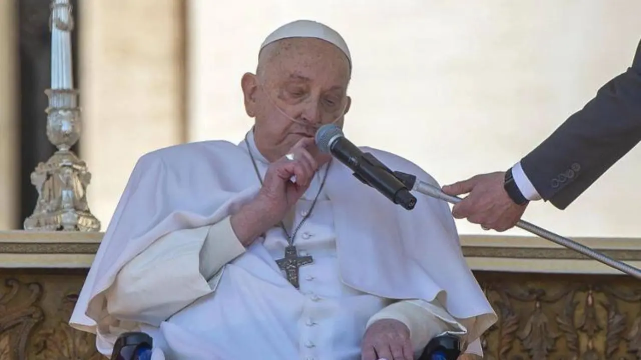 Papa, Vaticano: «Desidera essere presente all'Urbi et Orbi pasquale»