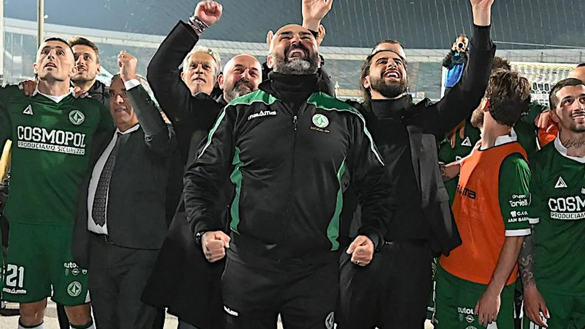 L'Avellino torna in Serie B dopo 7 anni: gioiscono quattro ex del Cosenza