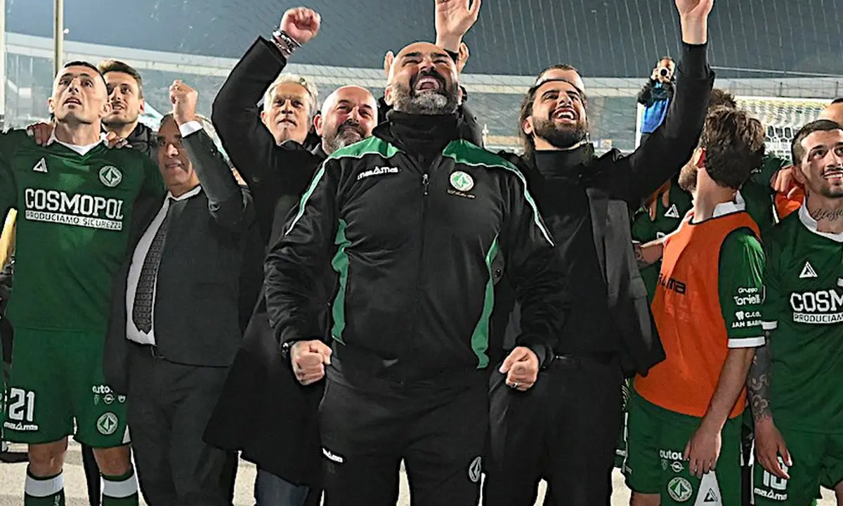 L'Avellino torna in Serie B dopo 7 anni: gioiscono quattro ex del Cosenza