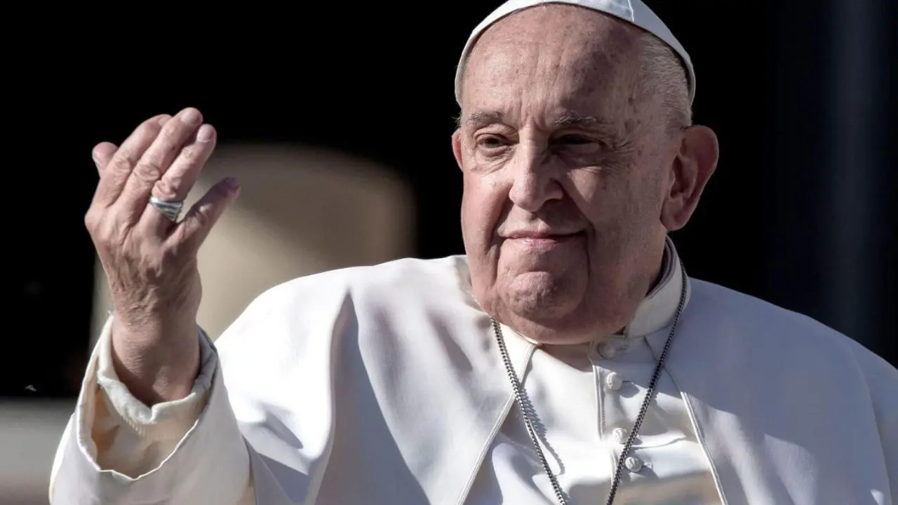 Morte Papa Francesco, ipotesi emorragia cerebrale. I medici del Gemelli: «Si è spento serenamente»