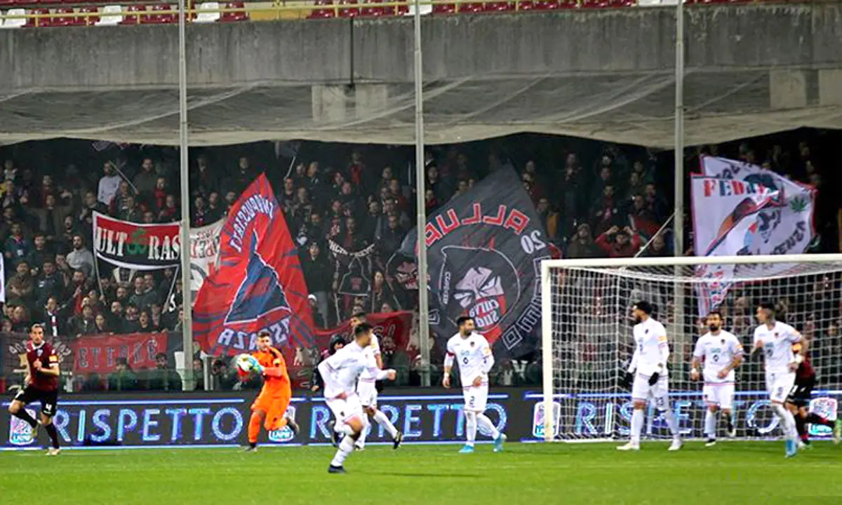 Cosenza, il dato definitivo dei tifosi rossoblù all' \"Arechi\" di Salerno