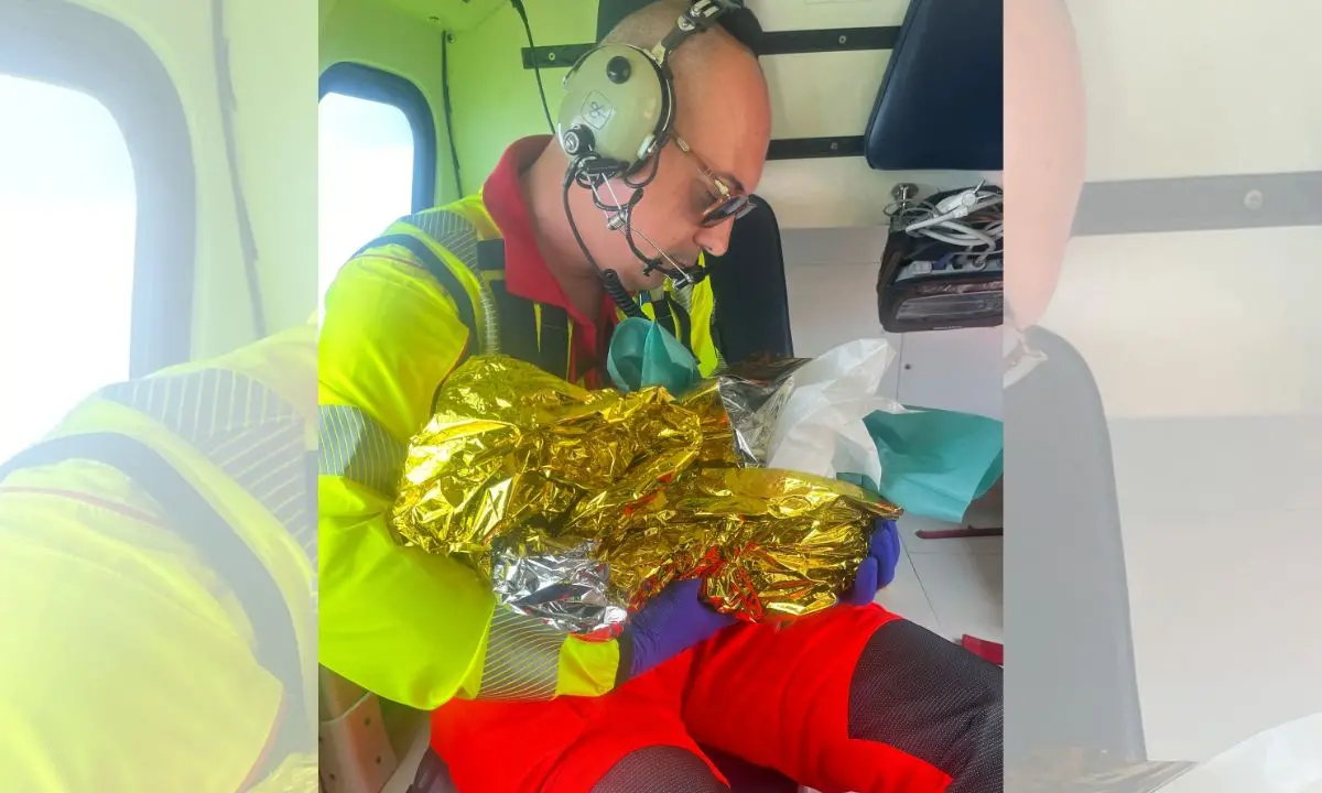Acri, partorisce in ambulanza prima di arrivare in ospedale