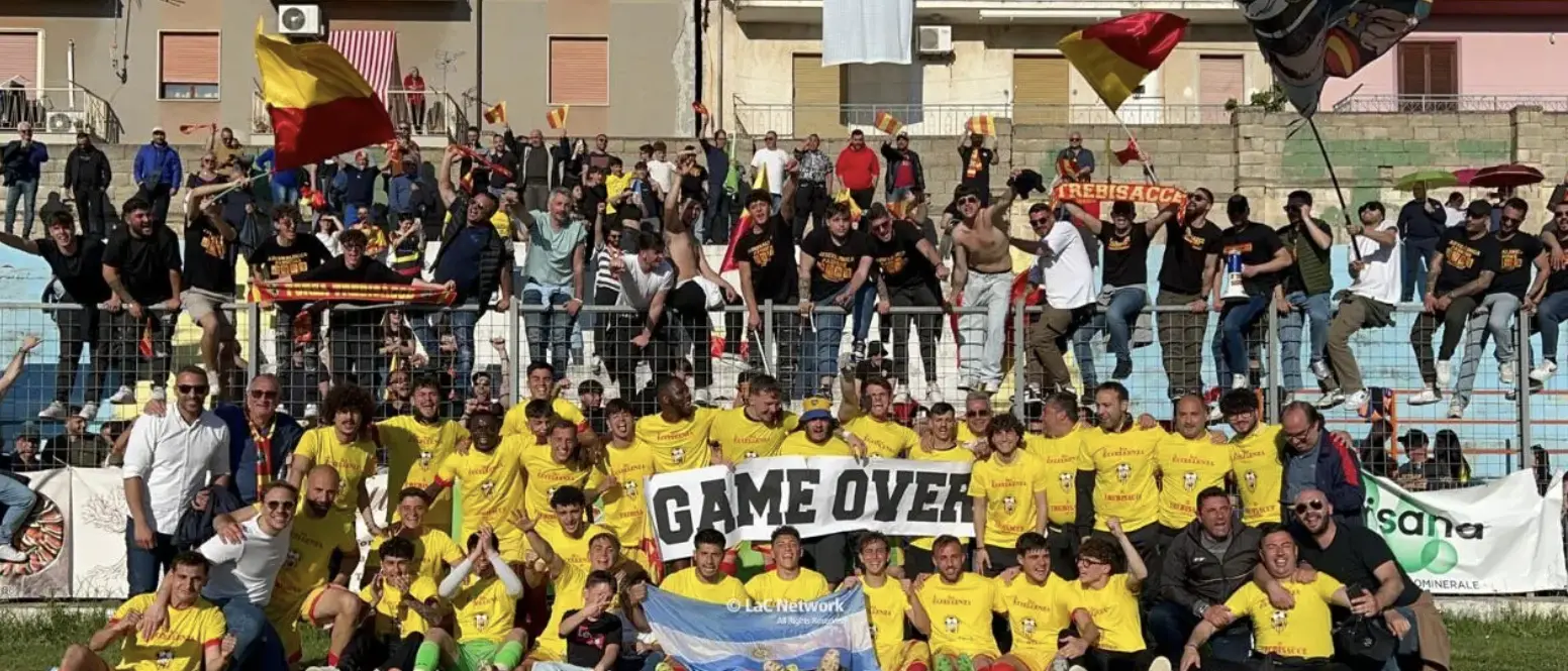 Trebisacce, che festa. Giallorossi promossi in Eccellenza