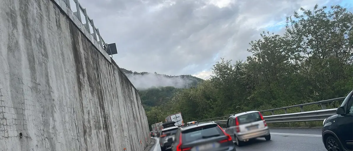 Code sulla A2 Mediterraneo tra gli svincoli di Altilia-Grimaldi e Rogliano