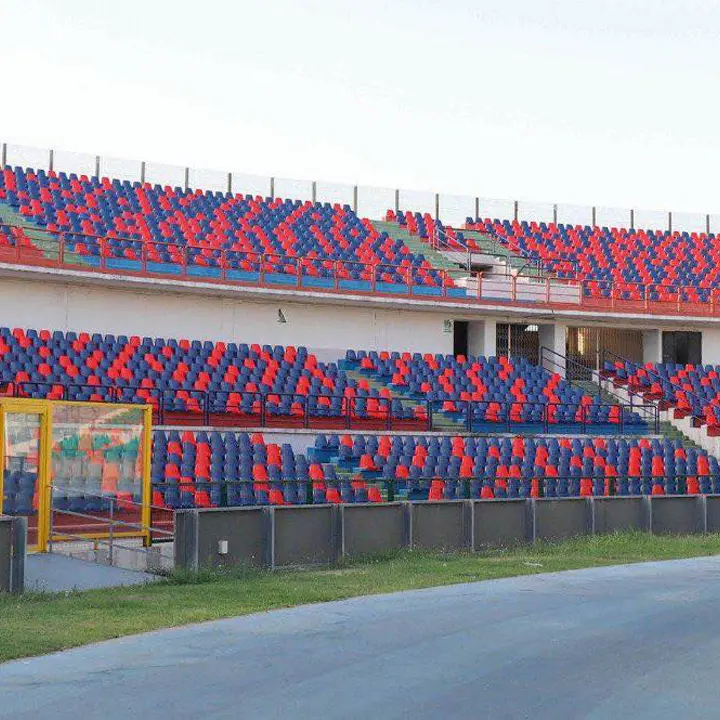 Cosenza-Bari, la Curva Nord dice stop: «Restiamo fuori, faremmo il gioco della proprietà»