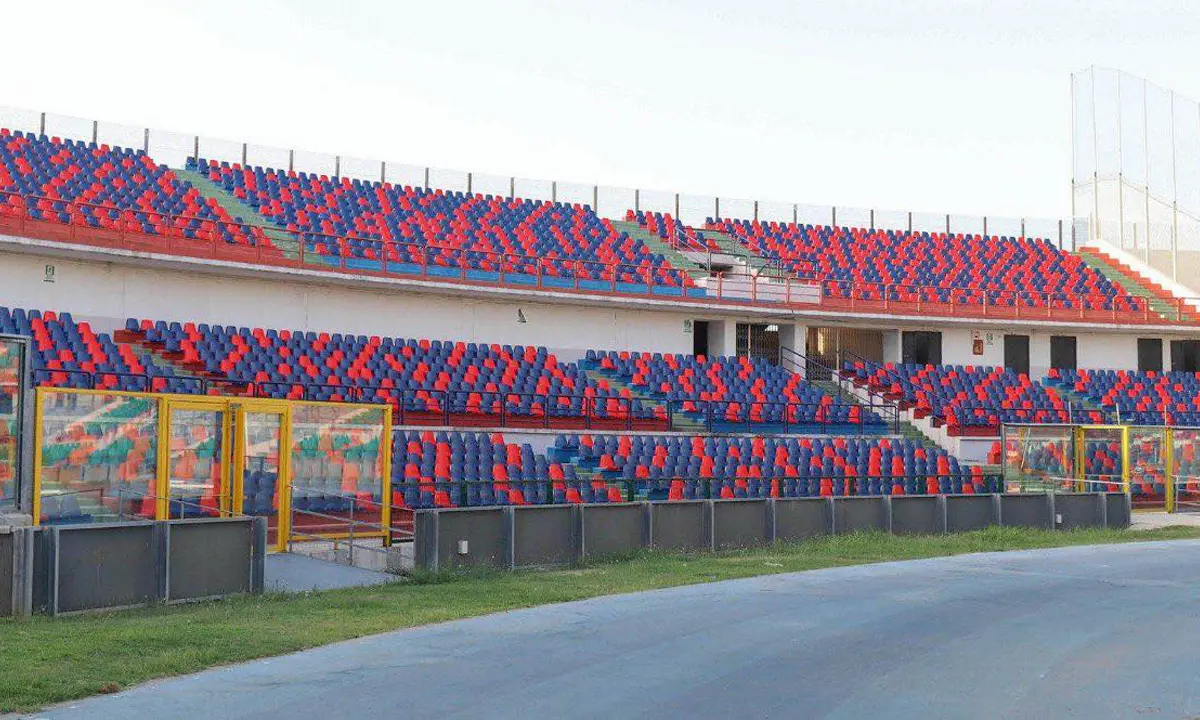 Cosenza-Bari, la Curva Nord dice stop: «Restiamo fuori, faremmo il gioco della proprietà»