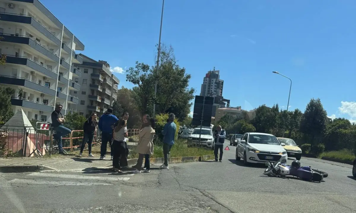 Cosenza, scontro auto-moto prima del ponte di Campagnano