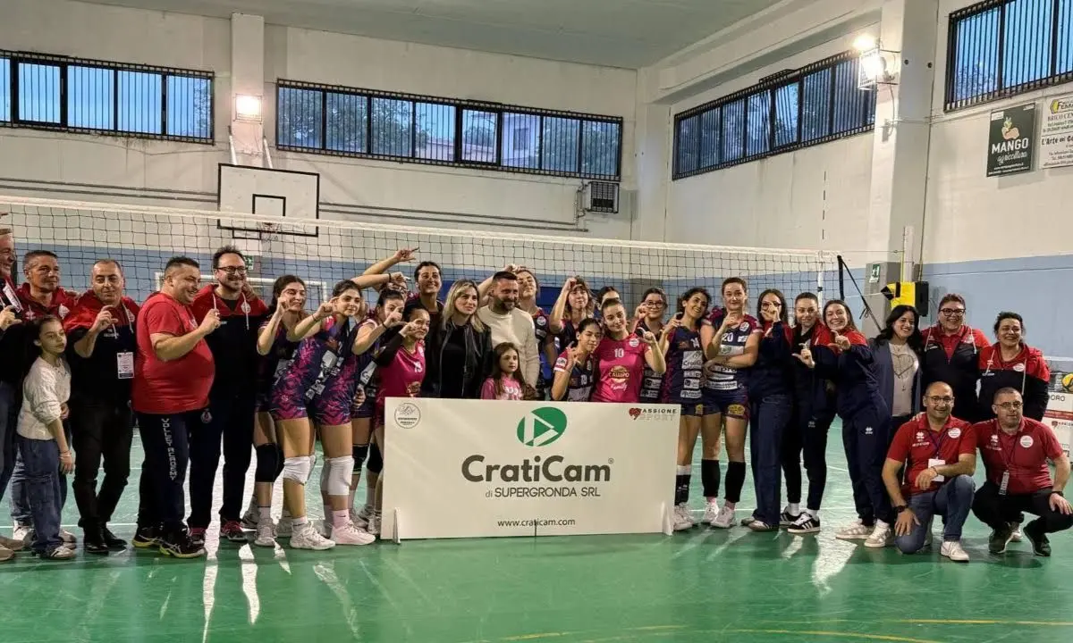 Volley femminile, CratiCam in festa per la promozione in Serie C