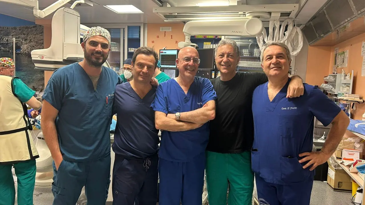 Cardiologia hi-tech, impianti di valvole cardiache senza bisturi all’Annunziata