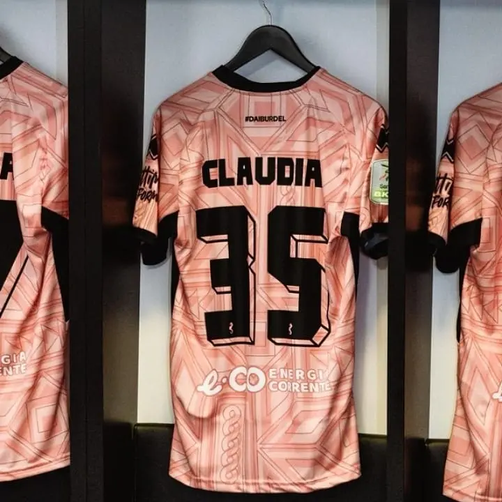 Cosenza-Cesena, maglia speciale per gli ospiti al \"Marulla\"