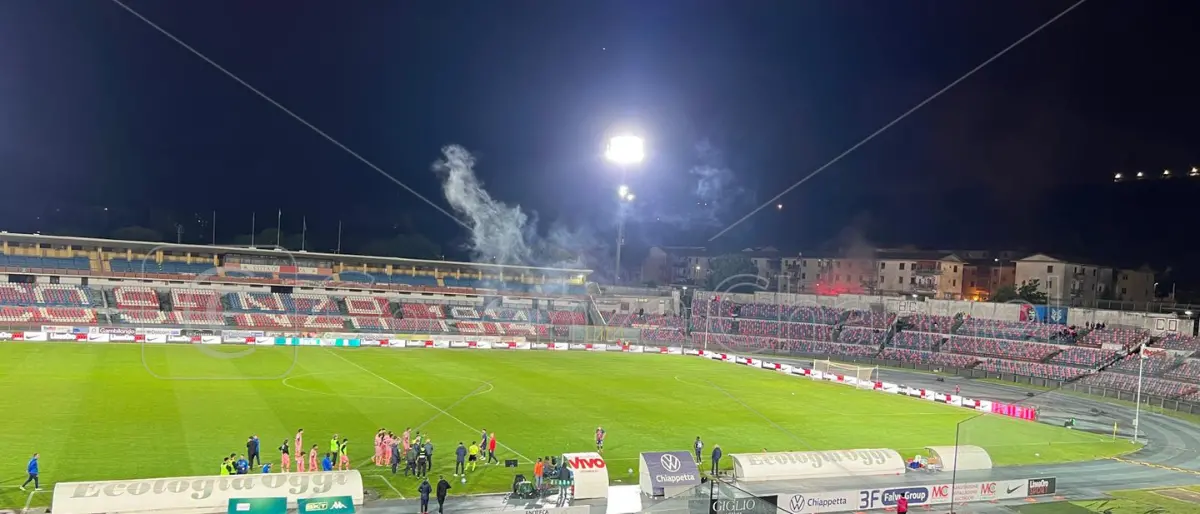 Cosenza, controllate oltre 1.200 persone in cinque giorni: 15 denunciati e 7 DASPO per la gara contro il Cesena\n