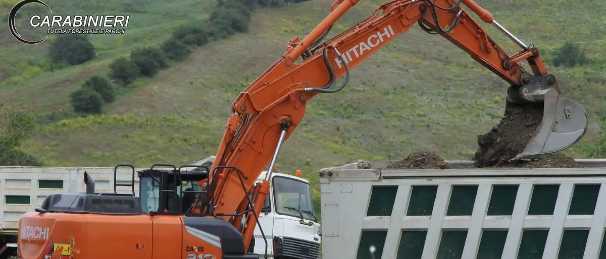 Rubano materiale inerte dall’alveo del fiume Nicà: tre arresti
