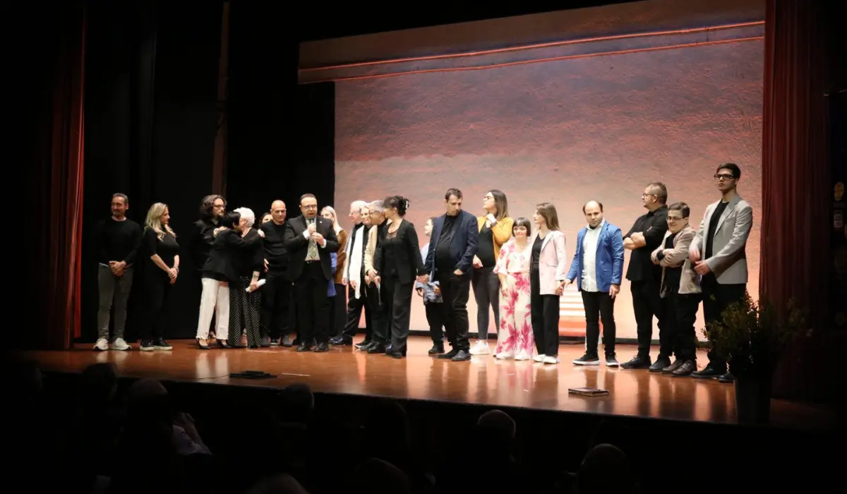 \"La Vita oltre le dita\", emozioni e inclusione al Teatro Sybaris