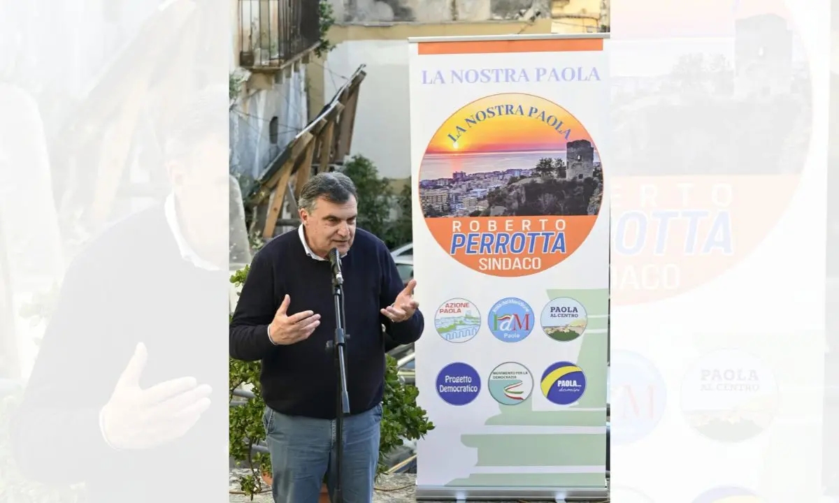 Elezioni a Paola, la Lega sostiene Roberto Perrotta ma nel roll up ufficiale il simbolo non c'è
