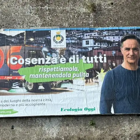 Peppino Mazzotta testimonial della campagna ambientale di Cosenza