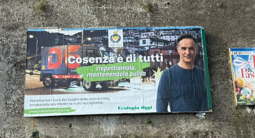 Peppino Mazzotta testimonial della campagna ambientale di Cosenza