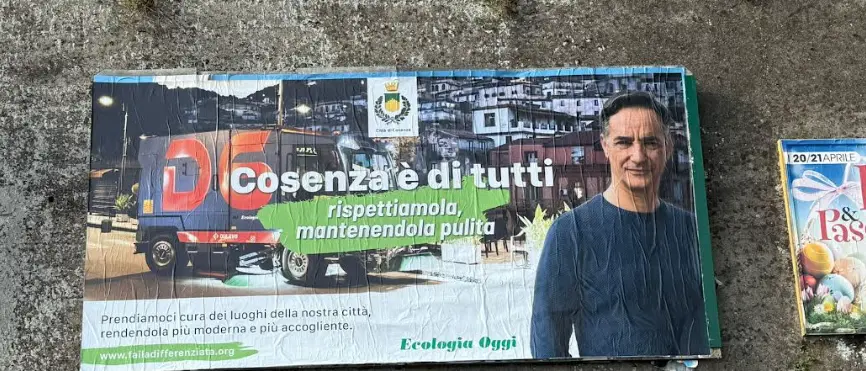 Peppino Mazzotta testimonial della campagna ambientale di Cosenza