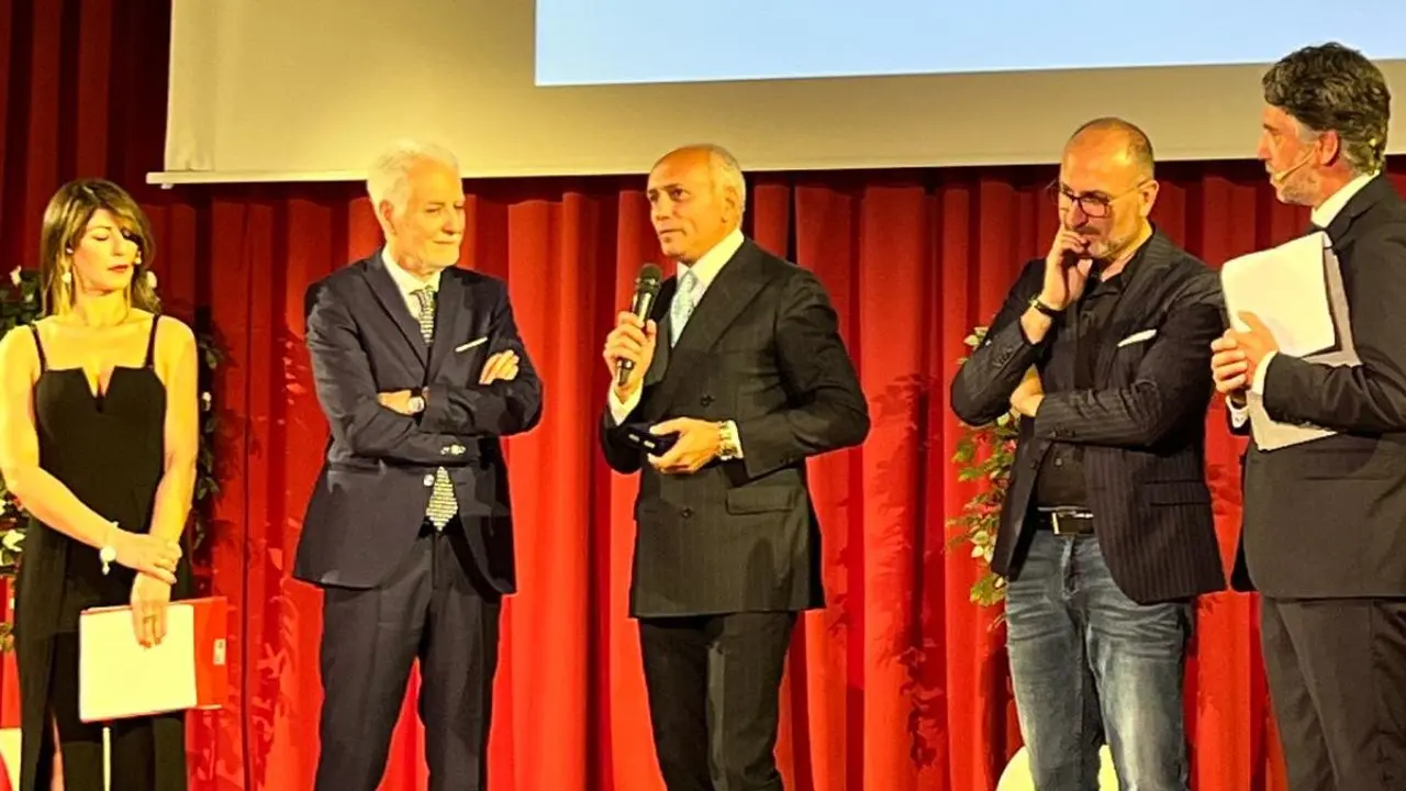 Cosenza, consegnato il sigillo della città a Federico Morabito