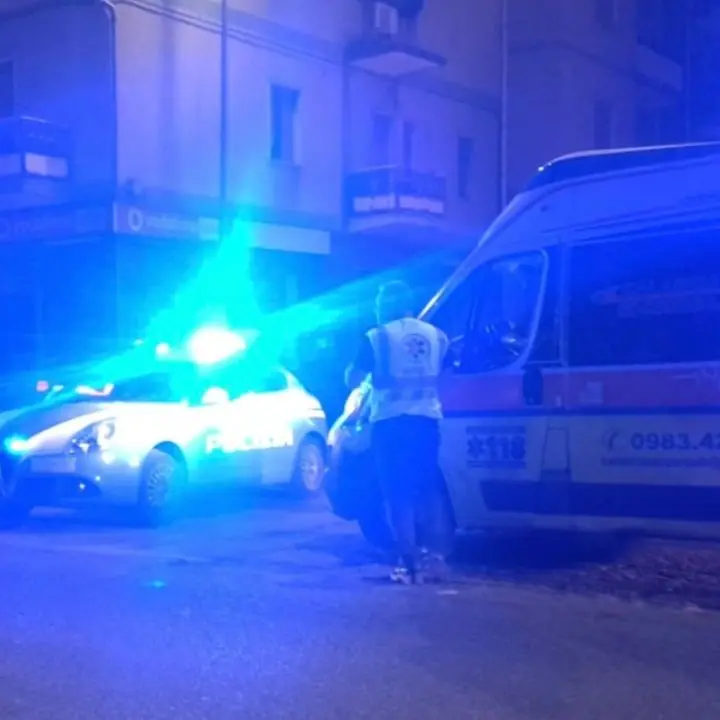 Corigliano Rossano, uomo travolto da un'auto in retromarcia: il conducente fugge senza soccorrerlo
