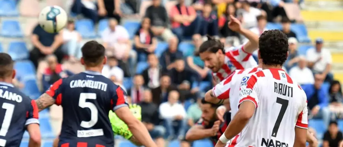 Crotone battuto dal Vicenza allo Scida: 1-2 nell’andata dei playoff di Serie C