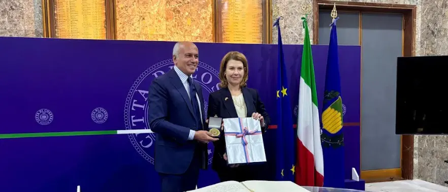 La Console USA Tracy Roberts-Pounds in visita a Cosenza: sinergie con l’Unical