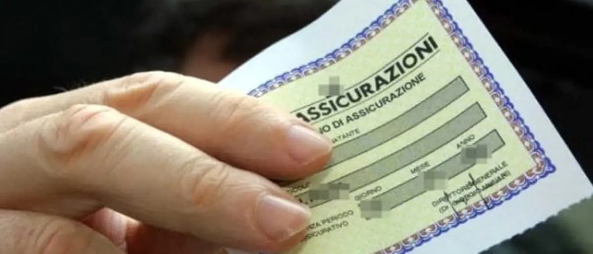 Brutte notizie per gli automobilisti cosentini: aumentano i costi RC auto, ma c'è anche una buona notizia