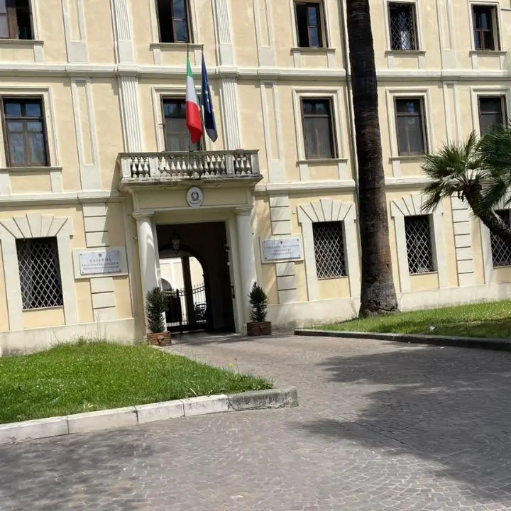 Cosenza, lancia una molotov contro la caserma \"Grippo\": arrestato