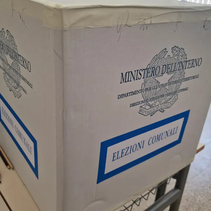 Elezioni comunali, il dato delle 12: affluenza in calo a Rende, Paola, Cassano, Cetraro e Scalea