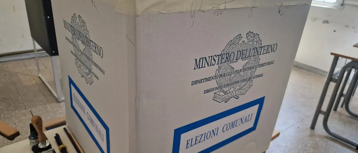 Elezioni comunali, il dato delle 12: affluenza in calo a Rende, Paola, Cassano, Cetraro e Scalea