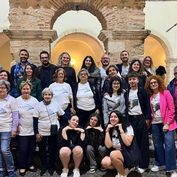 Libri, musica e partecipazione: grande successo per il Festival della Lettura – Reading nella cornice del Museo dei Brettii e degli Enotri