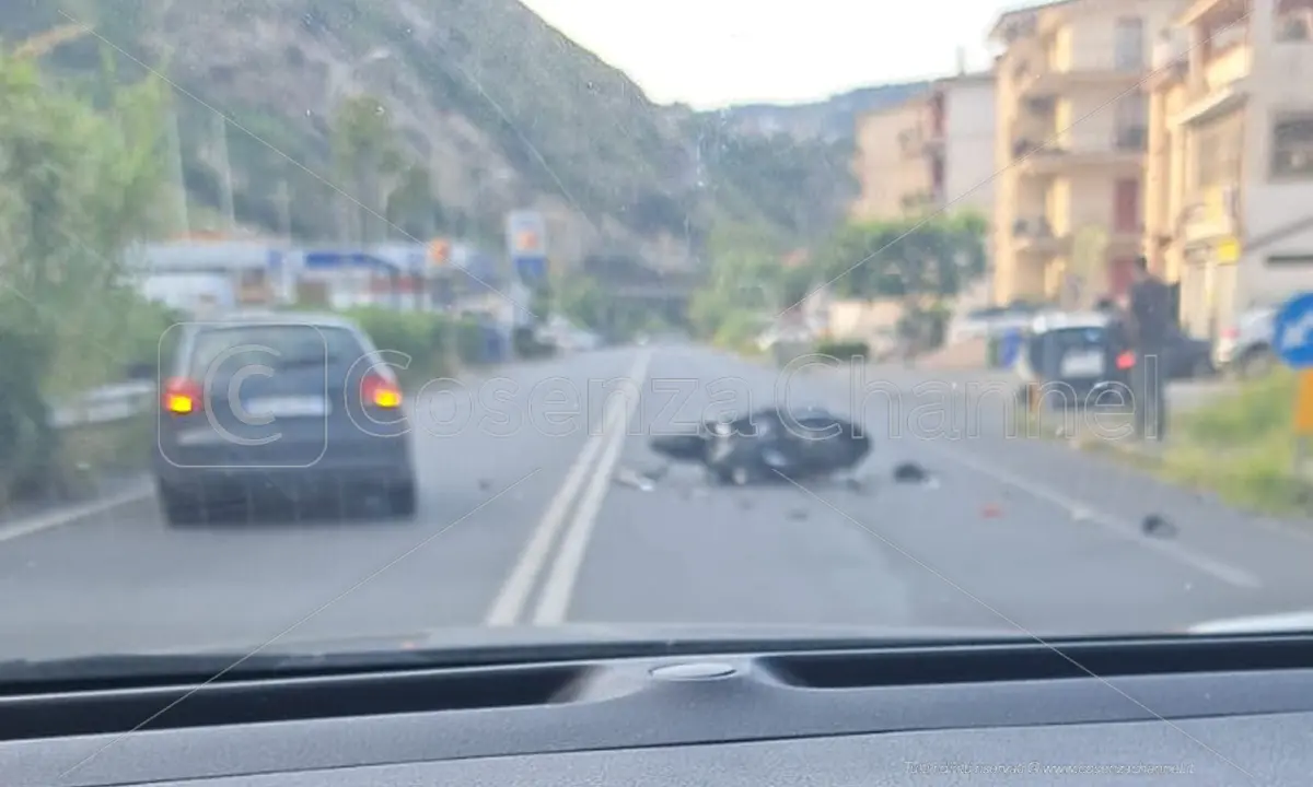 Incidente a Cetraro sulla SS18, investito un motociclista
