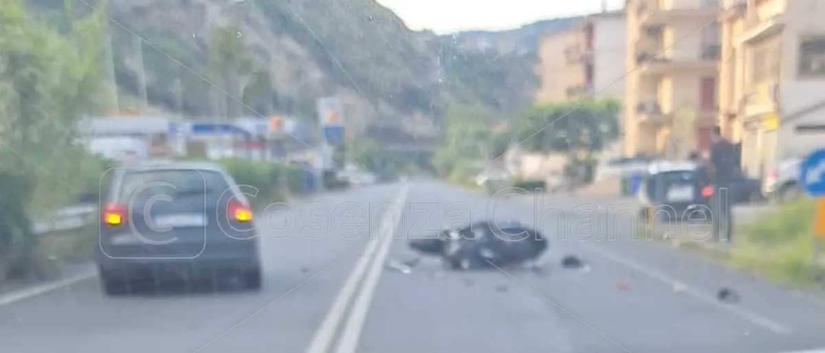 Incidente a Cetraro sulla SS18, investito un motociclista