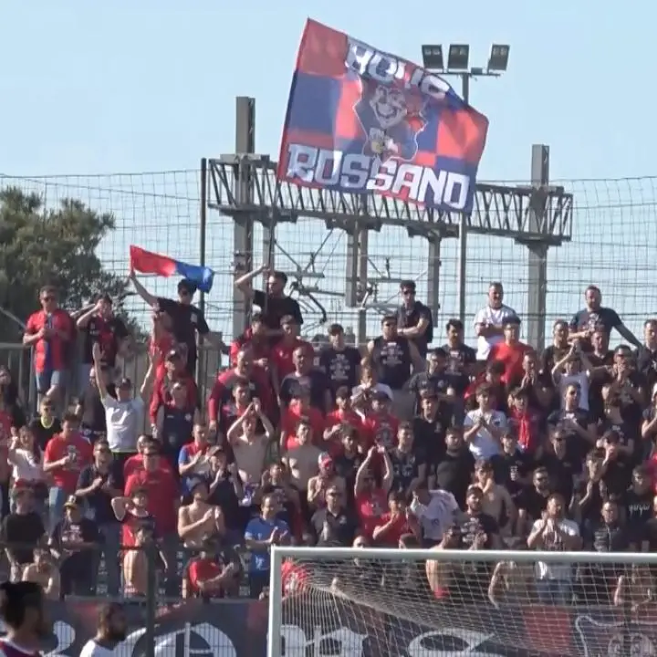 Rossanese, tutto in una partita: il ritorno playoff infuoca lo “Stefano Rizzo”