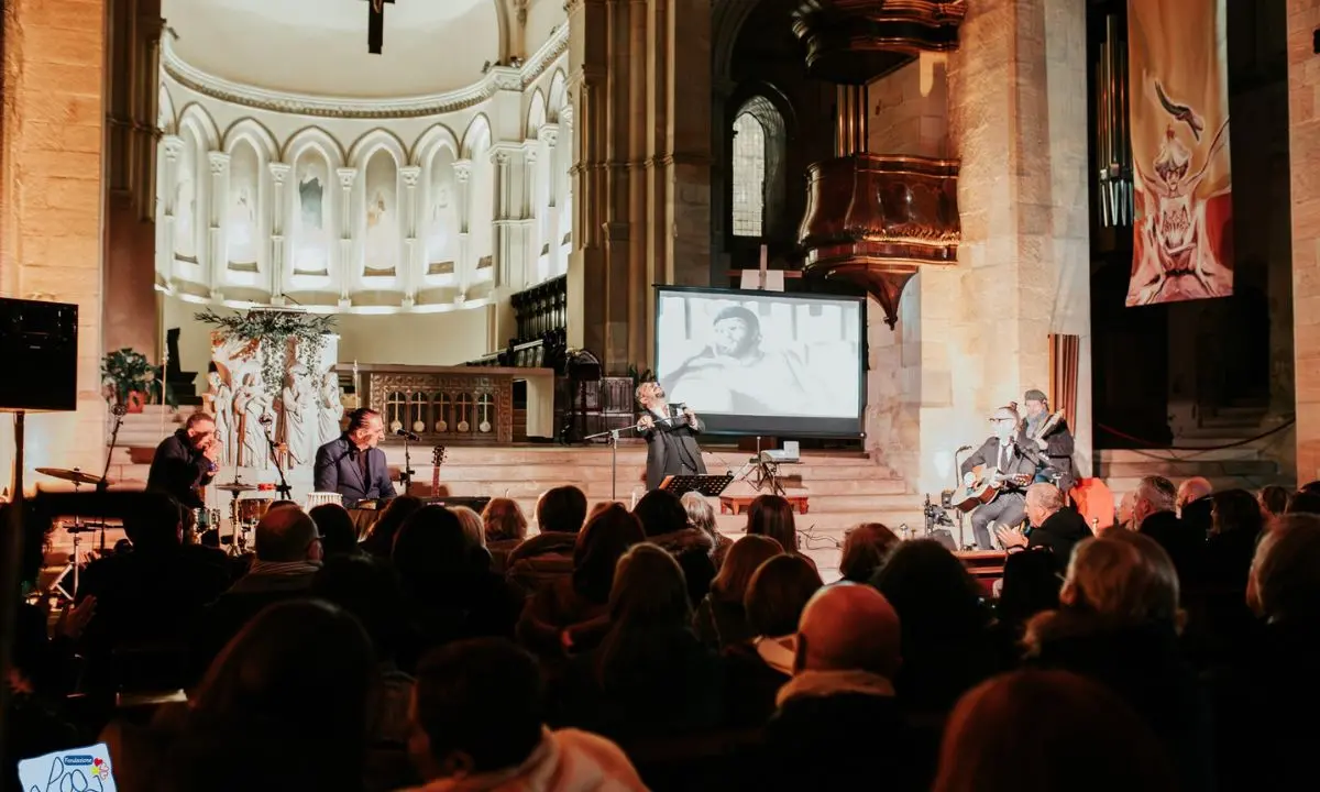 Concerto nella Cattedrale di Cosenza per ricordare Pino Daniele: con Eric Daniel e Scena Verticale per sostenere la ricerca oncologica