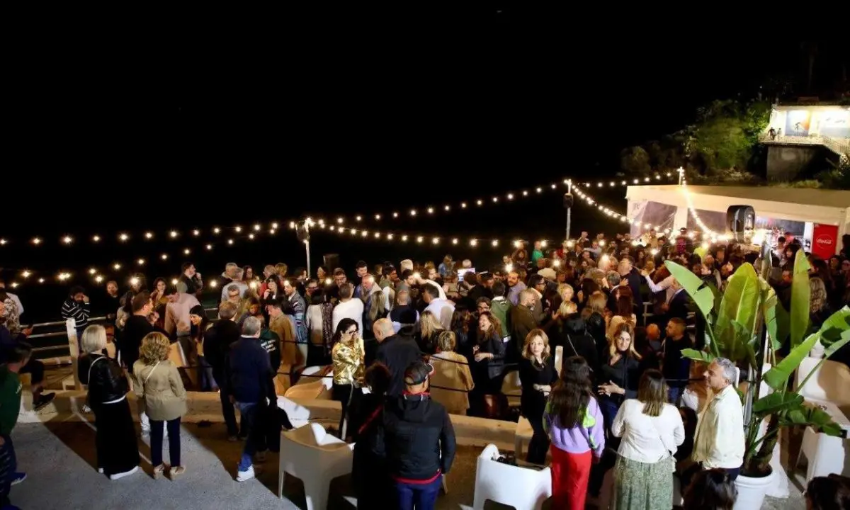 Belvedere Marittimo, il sindaco inaugura la terrazza \"Sentimento\"