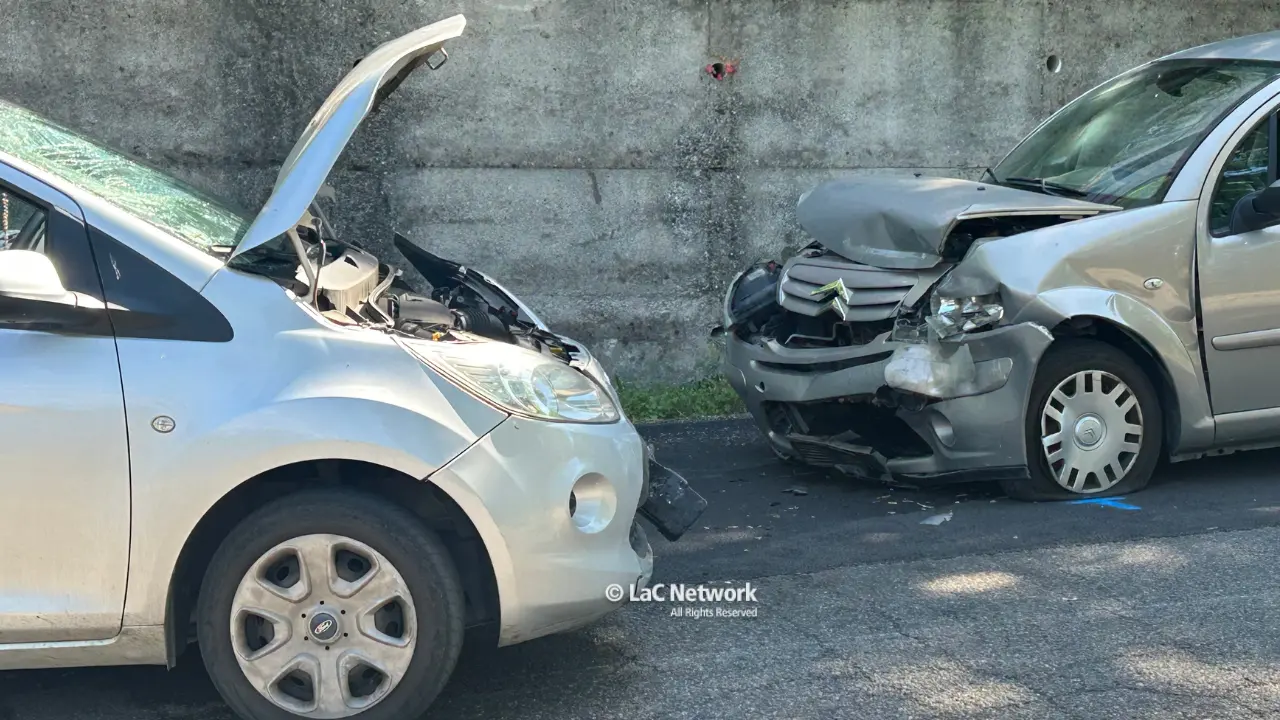 Violento incidente stradale ad Acri tra due auto. Un ferito è grave