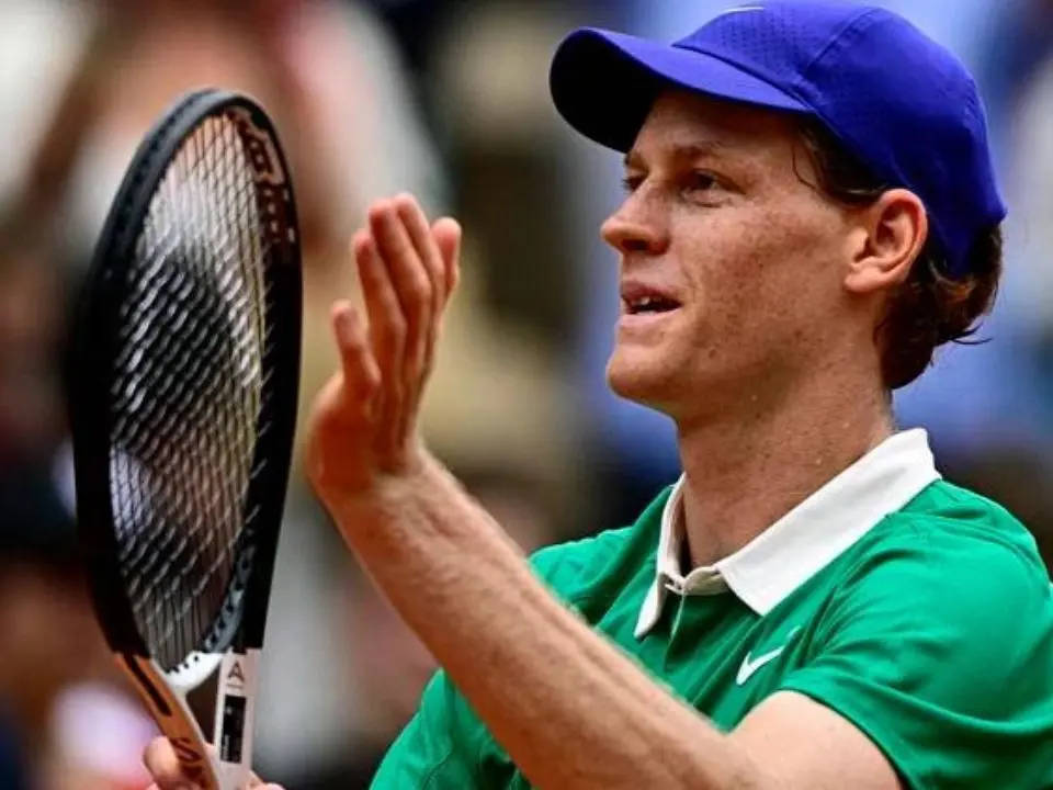 Tennis, incubo Sinner per Djokovic: l'italiano batte il serbo e vola in finale a Wimbledon
