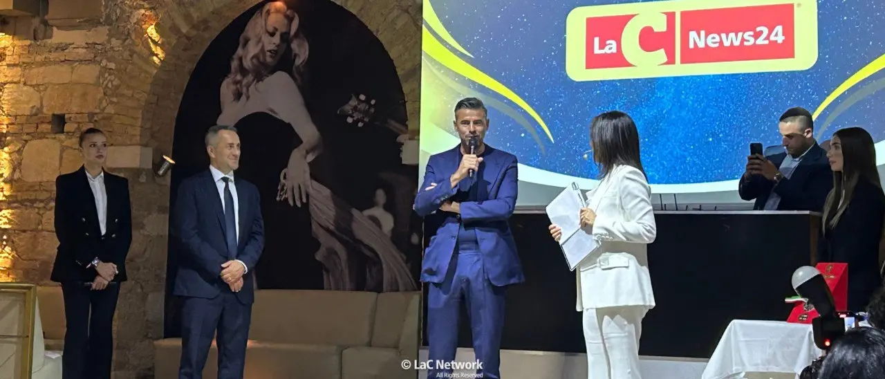 Barzagli premiato a Cosenza per il 3RLegends Award: «Orgoglioso di contribuire a una causa solidale»