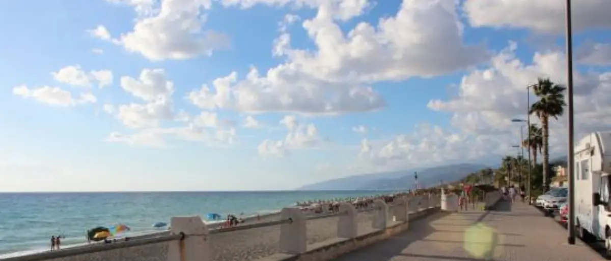 Paola, commerciante sequestrato e pestato da un uomo armato