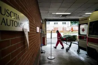 Covid oggi Lazio: 421 contagi, 205 a Roma. Bollettino 3 agosto