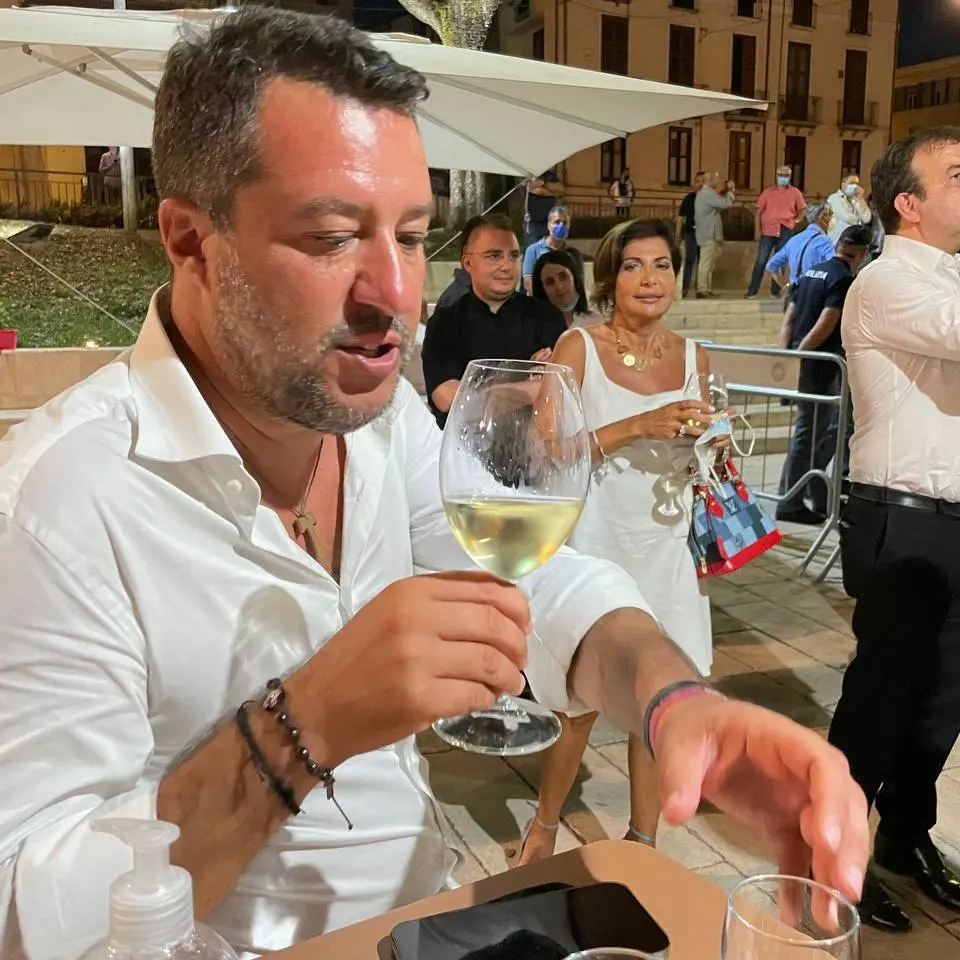 Salvini a Cosenza: «Vinceremo le Regionali» FOTOGALLERY