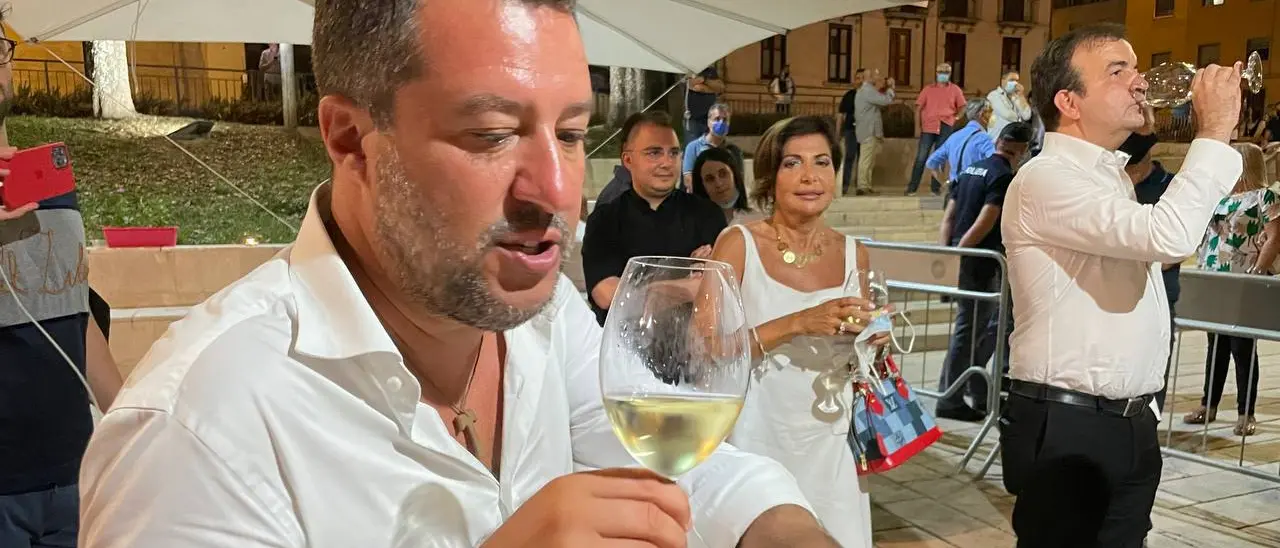 Salvini a Cosenza: «Vinceremo le Regionali» FOTOGALLERY