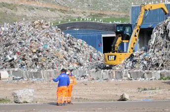 Tari e rifiuti: Arera dà il via a Mtr-2, la regolazione tariffe arriva agli impianti di trattamento