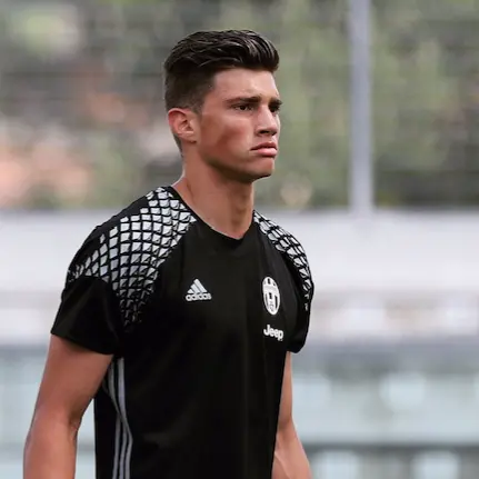 Cosenza, il portiere Del Favero è in sede: arriva dalla Juventus in prestito