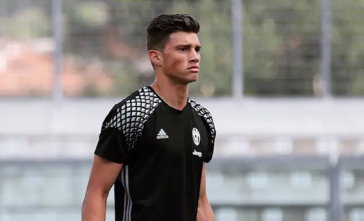 Cosenza, il portiere Del Favero è in sede: arriva dalla Juventus in prestito