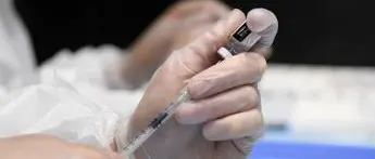 Vaccino Covid, Ricciardi: \"Terza dose andrà fatta, serve produrre di più\"