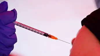 Green pass, vaccini, mascherine: parla il virologo Clementi
